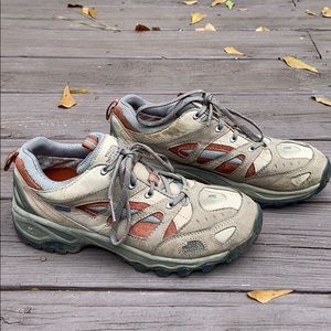 Women’s Hiking Shoes